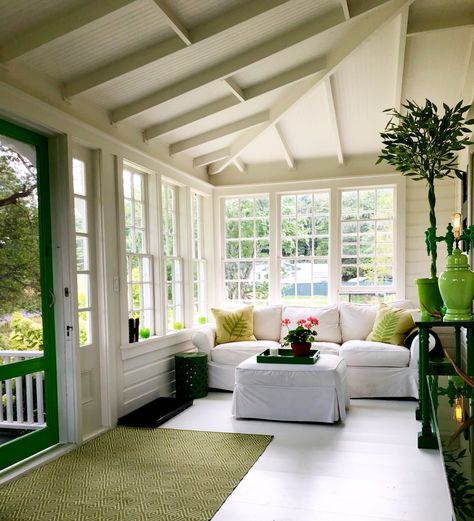 Small Sunroom, Screened Porch Designs, 4 Season Room, Sunroom Addition, Porch Remodel, Sunroom Decorating, Sunroom Designs, Florida Room, Ficus Tree