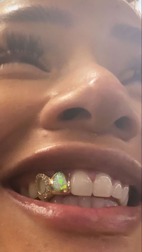 Girl Grillz, Chrome Hearts Cross, Grillz Teeth, Diamond Teeth, Dope Jewelry Accessories, Grills Teeth, Tooth Gem, Teeth Jewelry, Gold Teeth