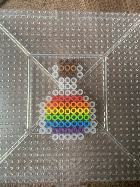 Cool Things To Make With Perler Beads, Melting Beads Patterns Easy, Hamma Beads Ideas Aesthetic, 3d Perler Bead Patterns Easy, Perler Bead Patterns Small Easy, Pride Perler Beads, Hama Pearls Ideas, Pyssla Ideas Aesthetic, Pearler Beads Ideas Aesthetic