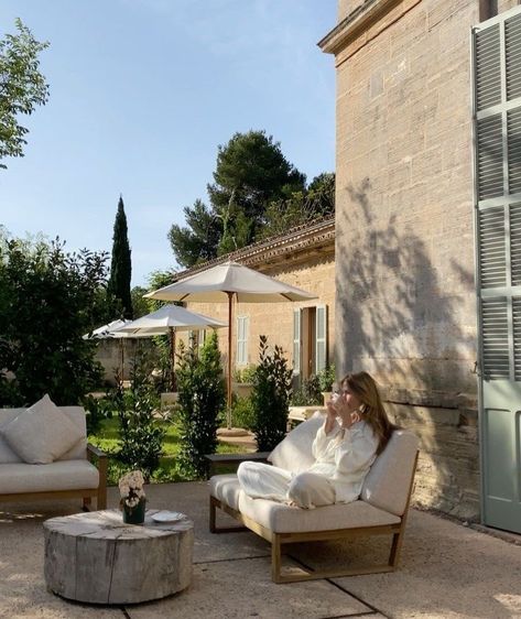 Birkin Mom, Calloway Sisters, Summer Photoshoot, Jenni Kayne, Decoration Inspiration, Dream Lifestyle, Country Estate, Simple Pleasures, Backyard Ideas