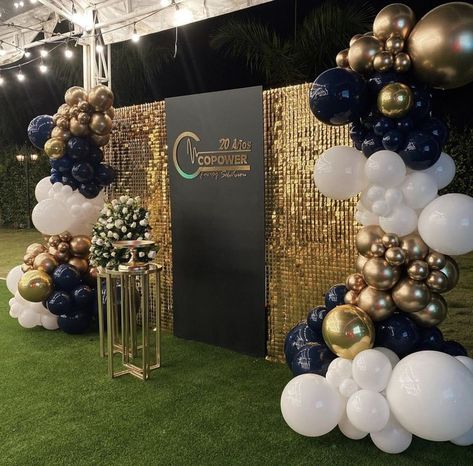 Formal Party Decorations Ideas, Karas Party Ideas.com, Large Balloon Backdrop, Gold And Black Backdrop Ideas, Business Anniversary Ideas Parties, Graduation Decorations Balloons, Black And Gold Graduation Party Decorations, Classy Graduation Party Ideas, Year End Party Decoration