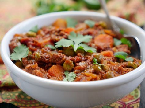 Ground Lamb Curry Recipes, Ground Lamb Curry, Lamb Recipes Indian, Indian Goat, Beets Recipes, Ground Lamb Recipes, Lamb Curry Recipes, Goat Recipes, Curry Recipes Indian