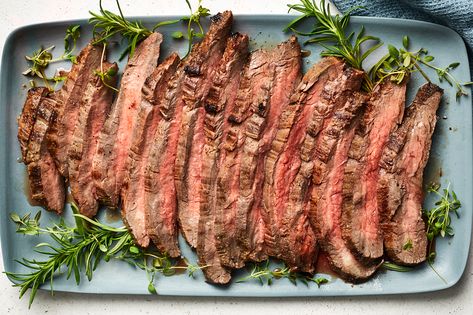 Classic London Broil with Rosemary and Thyme Balsamic Flank Steak, London Broil Marinade, Broiled Steak, Steak Marinade Recipes, Corn Relish, Rosemary And Thyme, Lamb Ribs, London Broil, Flat Iron Steak