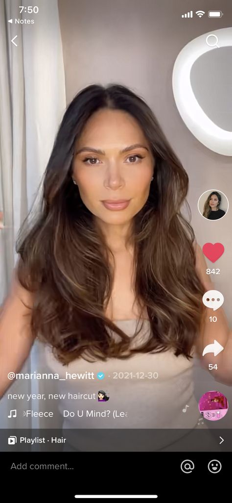 Mariana Hewitt Hair Balayage, Mariana Hewitt, Marianna Hewitt Style, Marianna Hewitt Hair, Marianna Hewitt, Deep Autumn, Hair 2024, New Haircuts, Feel Beautiful