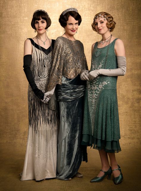 A Downton Abbey Halloween Costume For Every Mood+#refinery29 1020s Fashion, Downton Abbey Outfits, Modern 20s Fashion, 1920s Outfits Women, Gatsby Party Outfit Women 1920s Style, 20’s Fashion, Downton Abbey Costumes, Downton Abbey Movie, Downton Abbey Dresses