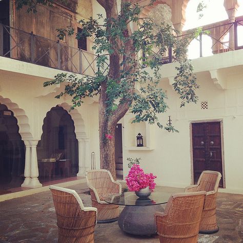 Ninder Mahal Haveli, Private residence outside Jaipur, India #courtyard Indian Haveli, Indian Courtyard House, Haveli Design, Indian Courtyard, Haveli House India, Haveli India, Pakistan Home, India House, India Home Decor