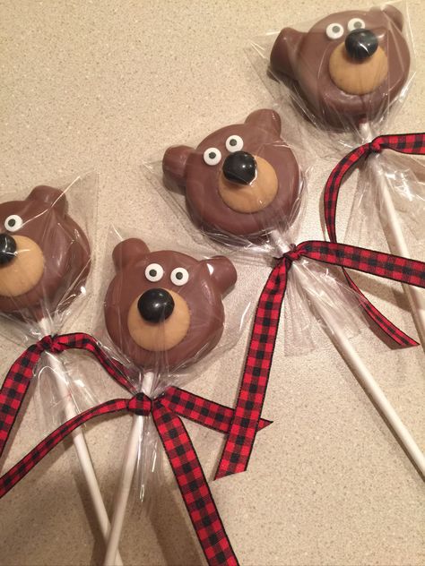 Bear Oreo Pops...for our little guys Lumberjack 1st Birthday 🌲❤️ Bear Oreo Pops, Bear Oreos, Paddington Party, Coated Oreos, Lumberjack 1st Birthday, Bear Activities, Teddy Bear Birthday Party, Bear Hunt, Teddy Bear Party