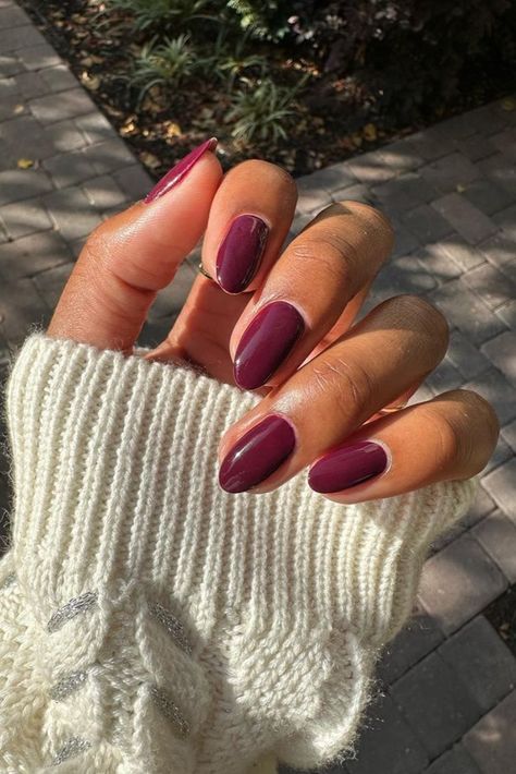 Ready to switch over to fall nails? Here are fall nail designs for your next mani! Cherry Mocha Nails, Mocha Nails, Cranberry Nails, Cherry Mocha, Berry Nails, Maroon Nails, February Nails, Smink Inspiration, Makijaż Smokey Eye