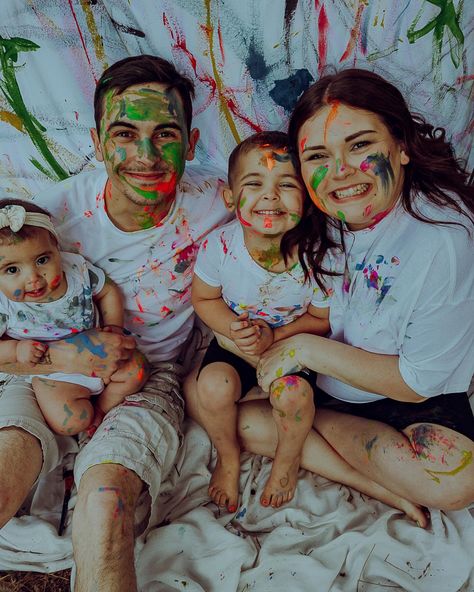 Two weeks ago I did my first day of creative mini sessions as a paint party - and I’m so in love 😍 I guess telling everyone to act like toddlers that are supposed to have paint really works 🤷🏼‍♀️ everyone that showed up brought the energy and it was an absolute blast! I can’t wait to do it again soon!! #photography #photographer #beginnerphotography #newphotography #beginnerphotographer #amateurphotographer #portrait #portraitphotography #spokanephotography #spokanephotographer Paint Mini Session, Photography Mini Session Ideas, Painting Photoshoot Ideas, Summer Mini Session Ideas, Painting Photoshoot, Paint Photoshoot, Mini Session Ideas, Painter Photography, Theme Photoshoot