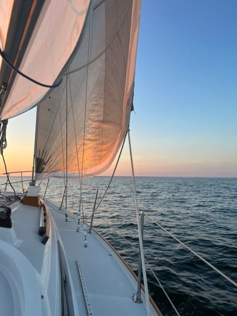 Sailing Aesthetic, Boat Sunset, Coastal Granddaughter Aesthetic, Coastal Girl, Cape Cod Summer, Coastal Wallpaper, Tumblr Pics, Boat Life, Dream Summer