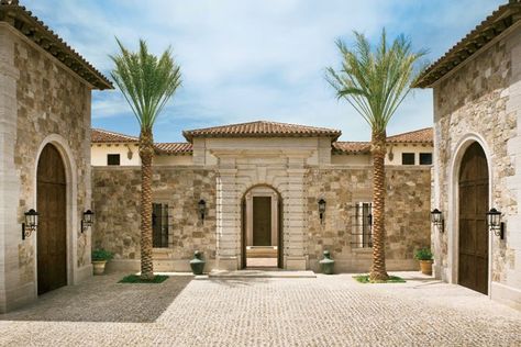 With a nod to the villas of Palladio, Las Vegas home receives design savvy of Atelier AM Italian Style House, Italian Style Home, Atelier Am, Motor Court, Bedroom Inspirations Minimalist, House Elements, Tile Roof, Las Vegas Homes, Tuscan Design