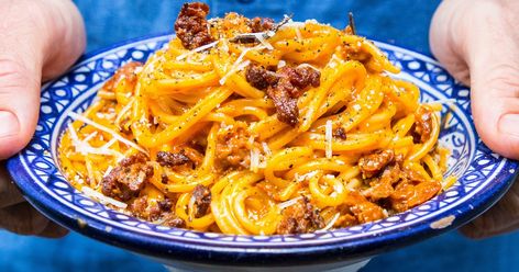 Chorizo Carbonara, Lemon Parmesan Pasta, Mob Kitchen, Chorizo Pasta, Pork Cheeks, Chorizo Recipes, Carbonara Pasta, Spaghetti Carbonara, Midweek Meals