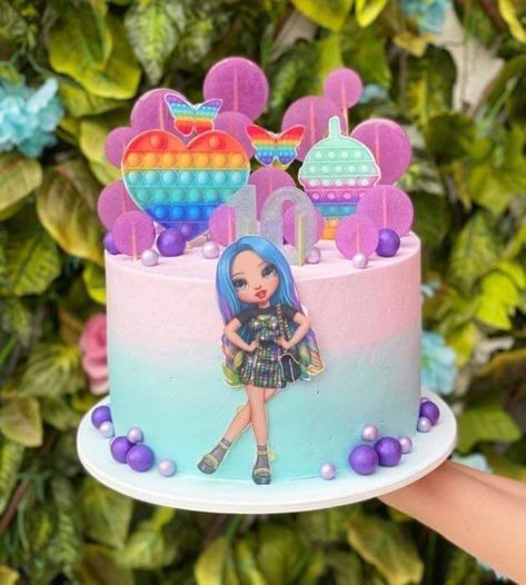 Rainbow High Birthday Cake, Rainbow High Cake, Rainbow Themed Birthday Party, Cartoon Cake, Creative Birthday Cakes, Rainbow High, Rainbow Cake, 10th Birthday, 7th Birthday