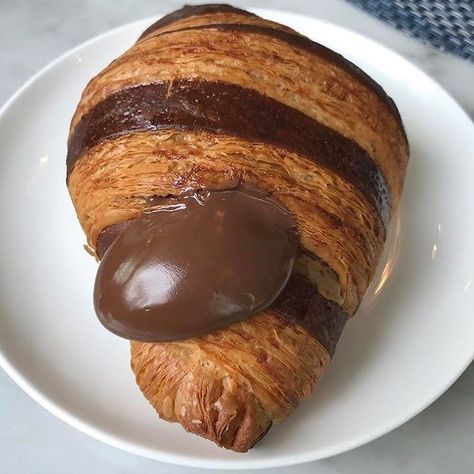 Nutella Croissant. This baby is exploding with tons of happiness. Via @joannasable and made by @colettetoronto