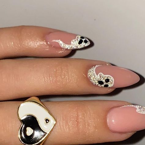 Glitter Ghost Nails, Jordan Ward, Ghost Nails, Oval Nails, Nude Nails, Nail Tech, Almond Nails, Halloween Nails, Glitter Nails