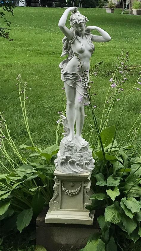 Greek Goddess Of Beauty, Large Outdoor Statues, Garden Statues For Sale, Outdoor Wall Fountains, Goddess Of Beauty, Outdoor Ornaments, Cement Statues, Sculpture Outdoor, Poolside Decor