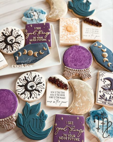 Tarot Cookies Decorated, Zodiac Cookies Decorated, Witchy Deserts, Crystal Cookies Decorated, Celestial Cookies Decorated, Witchy Cookies Decorated, Tarot Card Cookies, Astrology Cookies, Crystal Ball Cookies