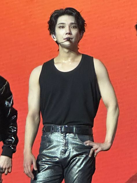 Joshua Muscles Seventeen, Joshua Hong Muscles, Joshua Abs Seventeen, Joshua Muscles, Seventeen Muscles, Jisoo Hong, Black Sweater Outfit, Hot Kpop, Hong Jisoo