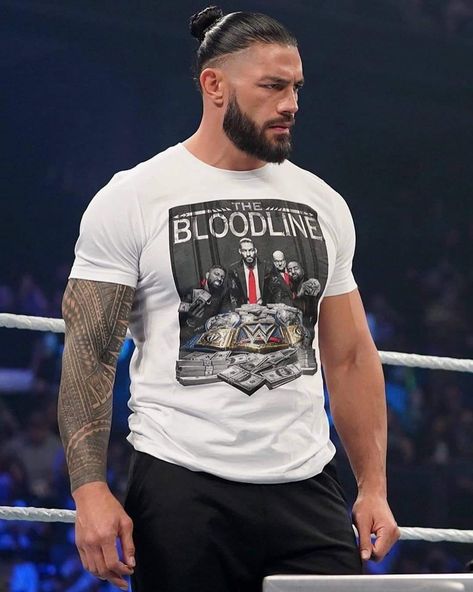 Roman Reigns New Images, Roman Reign, Roman Reigns Smile, Roman Reigns Shirtless, Wwe Outfits, Joe Anoaʻi, Wrestling Posters, Video Call With Boyfriend Screen Photo, Wwe Smackdown