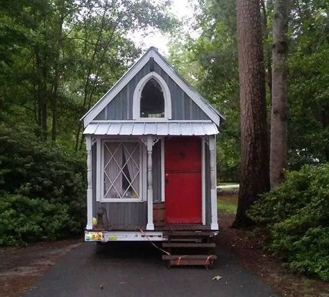 Victorian Tiny House Plans, Micro Cottage, House Themes, Victorian Tiny House, Trailer House, Tiny House Living Room, Primitive Living Room, Primitive Living, Victorian House Plans