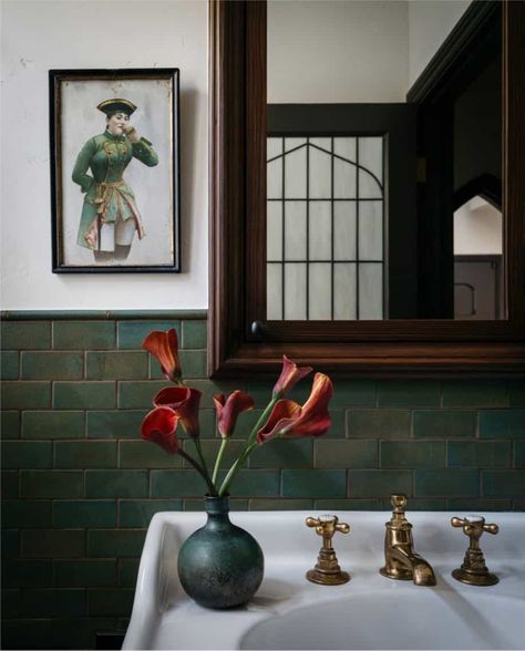 Step inside this inviting French eclectic house in Los Angeles Jessica Helgerson Bathroom, French Eclectic, Jessica Helgerson, Kings Landing, House In Los Angeles, Vintage Armoire, English Kitchens, Eclectic House, Serene Bedroom