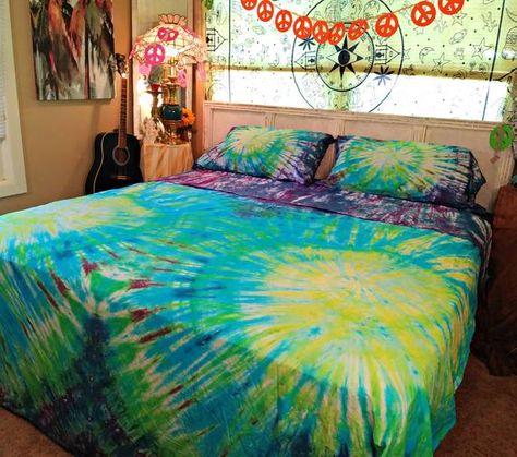 4 Piece Tie Dyed Sheet Set Tie Dyed Cotton Jersey Sheets Made To Order Open Concept Small House, Hippie Bedrooms, Futuristic Home Design, Tie Dye Sheets, Dream House Layout, Yoga Room Design, Dye Projects, Interior Design Indian, Different Home Decor Styles