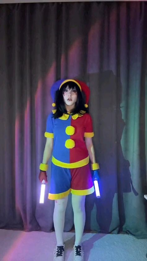 @shinamy_cosplays On Tiktok Circus Music, Elf King, Cry Of Fear, Dancing Cat, Universal Language, Silly Cats Pictures, Cosplay Tips, Anime Family, Amazing Cosplay