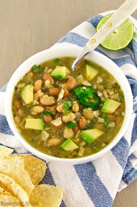 protein-packed-vegetarian-recipes-quinoa-chili-verde Beef Lentil Soup, Quinoa Chili, Chili Verde, Green Chili, Vegan Soups, Vegetarian Soup, Meatless Meals, Healthy Soup, Bean Recipes