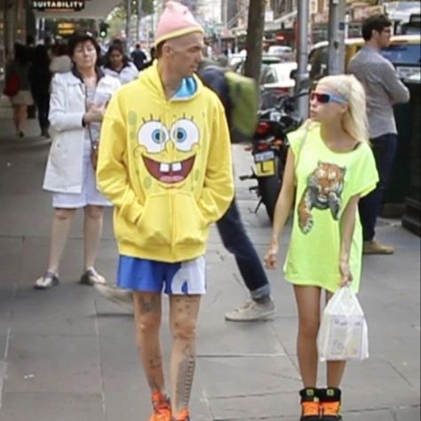 Yolandi Visser Outfits, Y2k Pink Aesthetic, Skate Bord, Spongebob Shirt, Yolandi Visser, Die Antwoord, Pj Harvey, Yellow Vest, Lana Del Ray