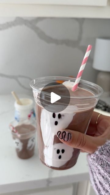 Deborah Trette on Instagram: "the treat of the season!! SO yummy + easy for your littles! you can also give it a try with an iced latte!  +marshmallow puff + sharpie  +chocolate milk   Enjoy! 🥛  #halloween #halloweentreat #halloweenideas #spookyseason #spookycute #treats #treatsforkids #snack #snackideas" Spooky Treats For Kids, Ghost Smores, Brenton Wood, Halloween Shakes, Dessert Halloween, Healthy Halloween Treats, Pumpkin Carving Party, Halloween Treats For Kids, Easy Halloween Food