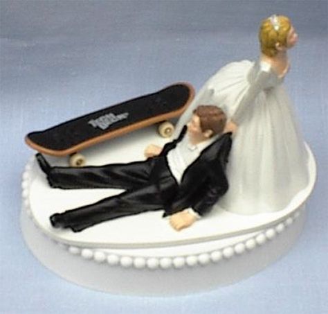 Skate Wedding, Strange Cakes, Skateboard Wedding, Skateboard Cake, Funny Wedding Cake Toppers, Funky Wedding, Amazing Wedding Cakes, When I Get Married, Funny Wedding