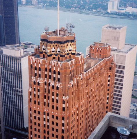 Guardian Building – 500 Griswold St, Detroit<br/> <p>The Guardian Building is one of the United States’ skyscraper landmarks and its known to be a sight for sore eyes. Opening in 1929, the Guardian has 40 floors and holds unique Mayan Revival architecture. This copper building stands out inside and out. (Photo via Wiki) American Radiator Building, Detroit Neighborhoods, Trust Building, Detroit Restaurants, City View Apartment, Downtown Detroit, Revival Architecture, Wayne County, Deco Architecture