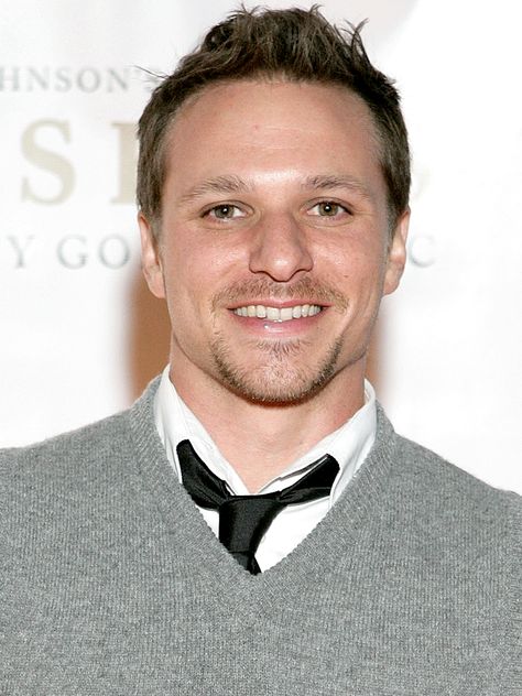 Drew Lachey, 90s Music Artists, 98 Degrees, Hallmark Movie, 90s Music, Day Wishes, Celebrity Pictures, Music Artists, Wedding Engagement