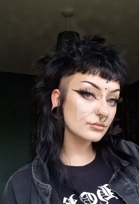 Punky Hair, Punk Rock Hair, Shaved Side Hairstyles, Gothic Hairstyles, Goth Hair, Punk Hair, Edgy Hair, Alternative Hair, Mullet Hairstyle