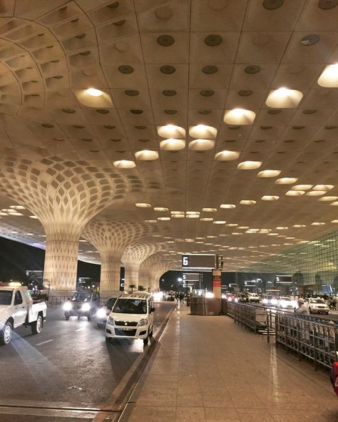 Mumbai International Airport Snapchat, Mumbai Airport Snap Night, Mumbai Airport Instagram Story, Mumbai Airport Snapchat Stories, Mumbai Airport Snap, Flight Snap, Tree Column, Fountain Hotel, Dubai Video