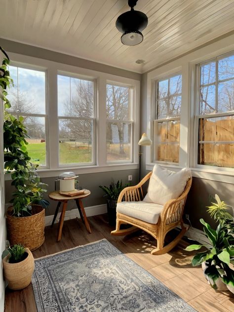 Sunroom Home Office Ideas, Narrow Sunroom Decorating Ideas, Sun Porch Office Spaces, Small Sunroom Office Ideas, Sunroom Guest Room Combo, Small Sunroom Office, Sun Porch Art Studio, Sunroom Entryway Ideas, Art Sunroom