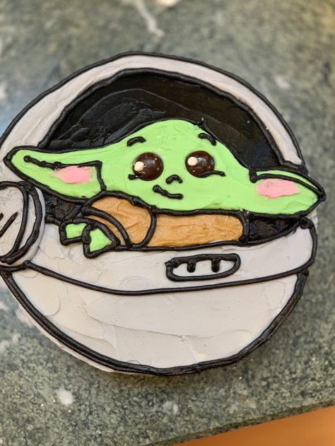 Grogu Cake, Mandalorian Cake, Baby Yoda Cake, Lego Star Wars Party, Yoda Cake, Star Wars Food, Star Wars Cake, Party Food Platters, Star Wars Birthday