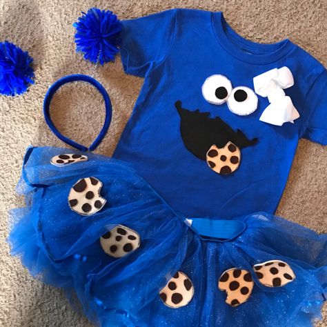 Cookie Monster for Toddlers! DIY Homemade Cookie Monster Costume, Diy Toddler Monster Costume, Cookie Monster Costume Women, Cookie Monster Outfit, Cookie Monster Halloween, Cookie Monster Costume Diy, Diy Cookie Monster Costume, Monster Costume Diy, Monster Cookies Halloween