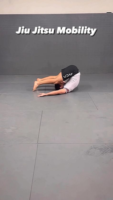 3 Jiu Jitsu Mobility Drills 1. Prone Inversion 2. Body Fold Inversion 3. Sideliners #jiujitsuflo #jiujitsu #jiujitsulifestyle… | Instagram Jiu Jitsu Strength Training, Bjj Workout Strength, Jiu Jitsu Training At Home, Jiu Jitsu Mobility Drills, Hip Mobility Exercises, Jiu Jitsu Techniques, Bjj Jiu Jitsu, Jiu Jitsu Training, Hip Mobility