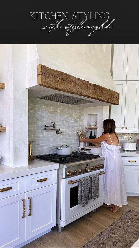 Kitchen Range Nook, Kitchen Stove Nook, Beautiful Kitchen Hoods, Oven Ranges And Hoods, Hood With Shelves On Side, Stove Hood With Open Shelving, Brick Oven Hood, Kitchen Hoods Farmhouse, Kitchen Stove Hoods Ideas French Country