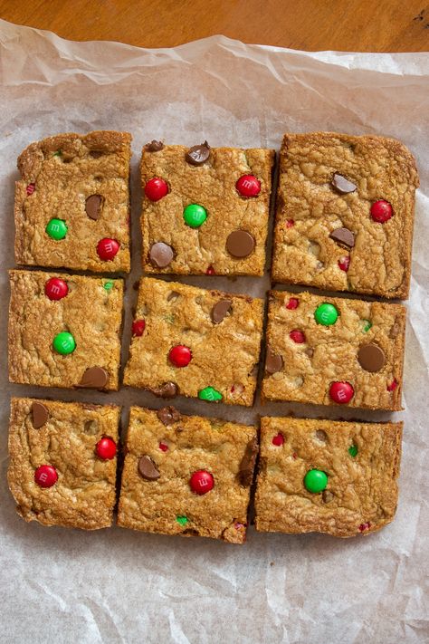 Brown Butter M&M Cookie Bars - Taffey Bakery Brown Butter Christmas M&m Cookie Bars, Brown Butter Sheet Pan M&m Cookies, Brown Butter M&m Cookie Bars, M&m Cookie Bar, Brown Butter Cookie Bars, Brown Butter M&m Cookies, M&m Cookie Bars, Taffey Bakery, Holiday Dessert Drinks