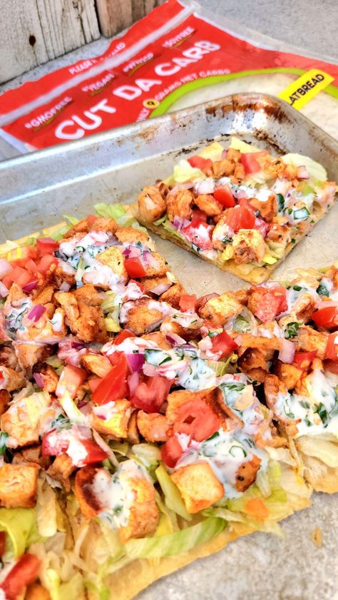 Low Carb Chicken Taco Pizza Recipe Chicken Tortilla Recipe, Taco Pizza Recipe, Taco Pizza Recipes, Low Carb Meats, Ketones Diet, Easy Mediterranean Diet Recipes, Taco Pizza, Chicken Taco, Taco Casserole