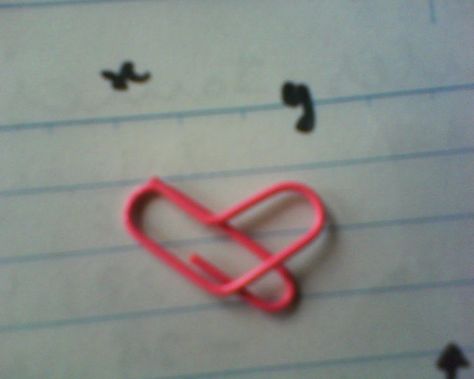 DIY Paper Clip Heart Paper Clip Heart, Heart Shaped Paper, Shaped Paper Clips, Cute Heart, Paper Clips, Free Tutorial, Girl Scouts, Paper Clip, Diy Paper