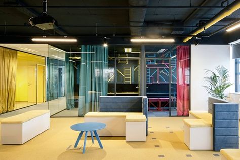 Nanobit Office by Brigada, Zagreb – Croatia » Retail Design Blog Scandi Office, Traditional Office, Modular Lounges, Black Ceiling, Retail Store Design, Workplace Design, Retail Design Blog, Modular Furniture, Work Space Organization