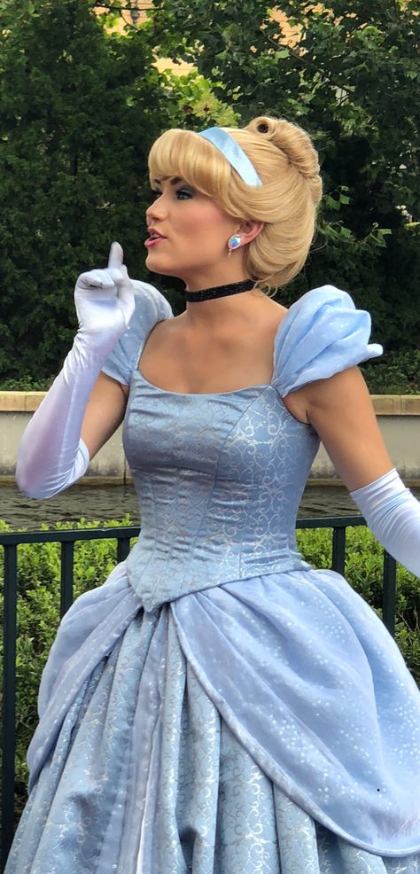 Real Cinderella, Cinderella Ballgown, Cinderella Face Character, Cinderella Face, Cinderella Halloween Costume, Cinderella Outfit, Princess Royalty, Cosplay Disney, Cinderella Cosplay