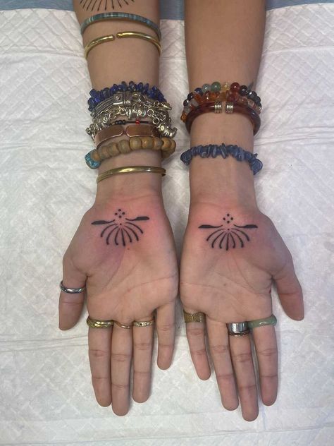 Palm Wrist Tattoo, Inner Hand Tattoo, Palm Of Hand Tattoo, Hand Palm Tattoos, Palm Tattoo, Minimal Tattoo Ideas, Palm Tattoos, Palm Springs Style, Hand Palm