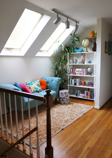 Colorful reading nook on upper staircase landing - chaise and bookshelf Upstairs Landing Ideas, Stairs And Landing Ideas, Hallway Stairs And Landing, Stair Landing Decor, Landing Decor, Landing Ideas, Upstairs Landing, Stairs Landing, Staircase Landing