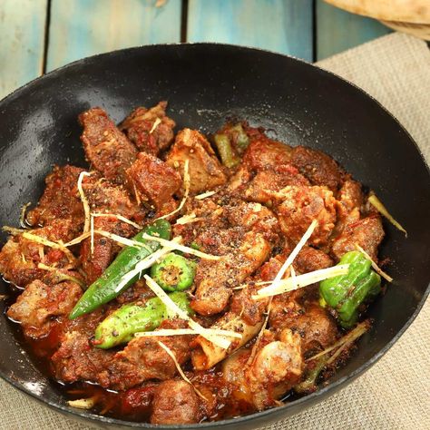 Restaurant style Karahi chicken made at home by simmering chicken in a tomato gravy with spices,yogurt and ginger garlic. Chicken Karai, Chicken Karahi Recipe, Chicken Ginger, Karahi Recipe, Live Chicken, Mediterranean Pasta Salads, Thick Yogurt, Chicken Karahi, Mediterranean Pasta