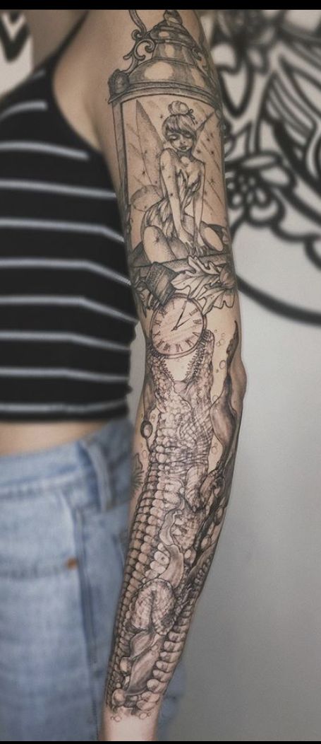 Peter Pan Tattoo Sleeve, Neverland Tattoo Ideas, Never Land Tattoo, Peter Pan Tattoo Ideas, Lost Boys Tattoo, Neverland Tattoo, Peter Pan Tattoos, Hook Movie, Pan Tattoo