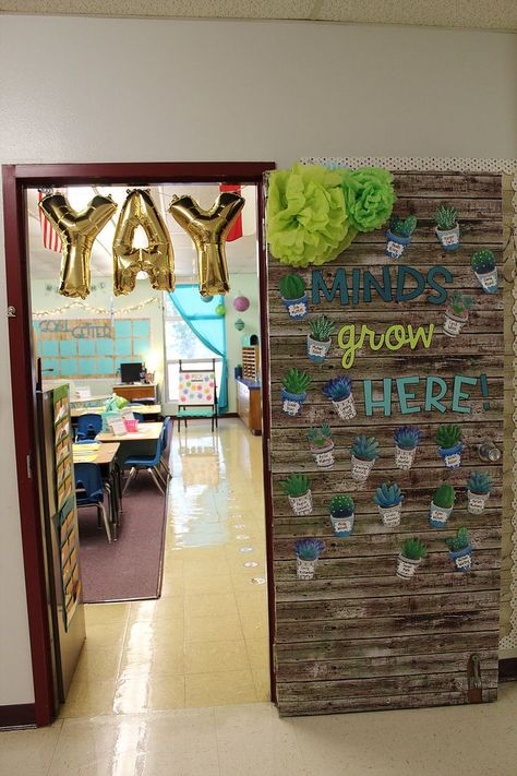 It's finally time for my classroom reveal! I can't wait to show you guys what a great deal of work I put in to making my classroom look calming and run smoothl Diy Classroom Decorations, Elementary Classroom Decor, Classroom Transformation, 5th Grade Classroom, 4th Grade Classroom, 3rd Grade Classroom, 2nd Grade Classroom, Diy Classroom, Classroom Door